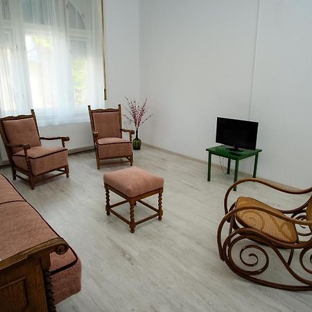 Appartement Szorcsik Haz 1913 à Senta Extérieur photo