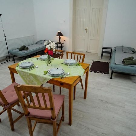 Appartement Szorcsik Haz 1913 à Senta Extérieur photo