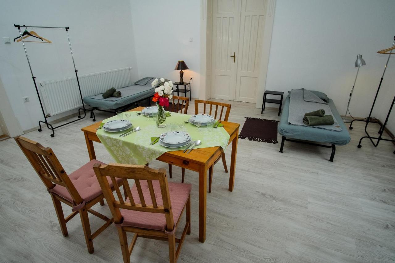 Appartement Szorcsik Haz 1913 à Senta Extérieur photo