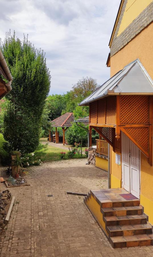 Appartement Szorcsik Haz 1913 à Senta Extérieur photo